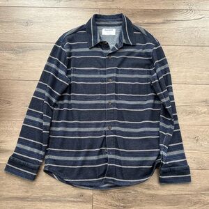 Old Navy boys button down. Blue. Size XL 14/16